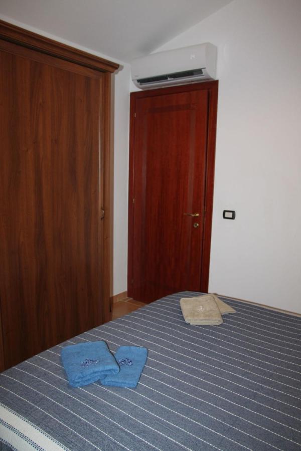 Magibac Due - Casa Vicino Aeroporto E Mater Olbia Apartman Kültér fotó