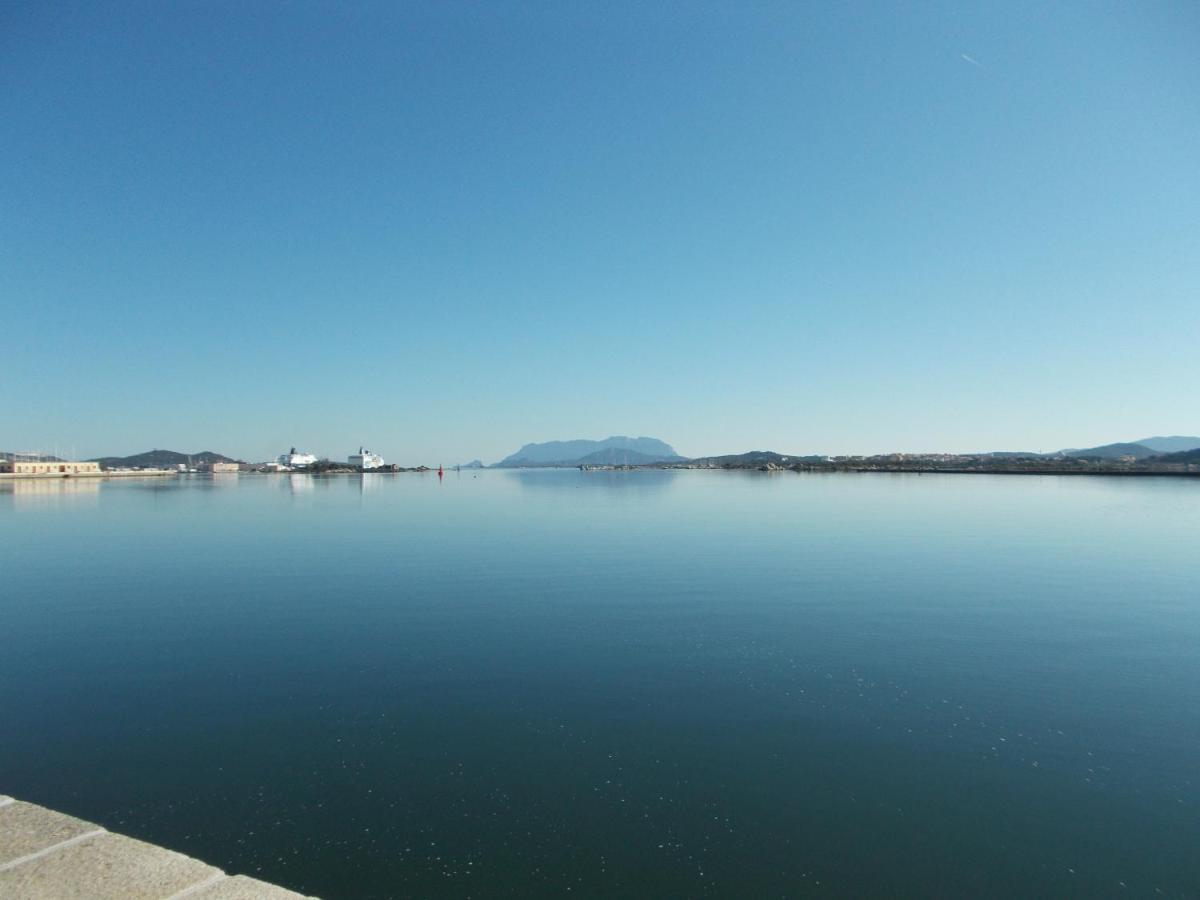 Magibac Due - Casa Vicino Aeroporto E Mater Olbia Apartman Kültér fotó